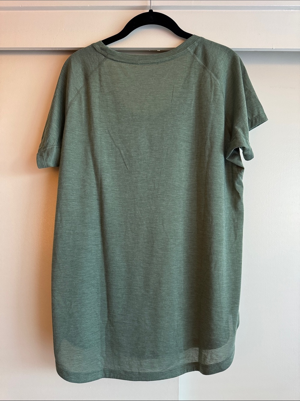 Patagonia Capilene Cool Trail Relaxed Scoop Neck Tee in Sage Green XL - Picture 10 of 12